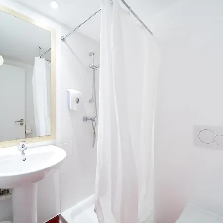 Premiere Classe Hotel 2*