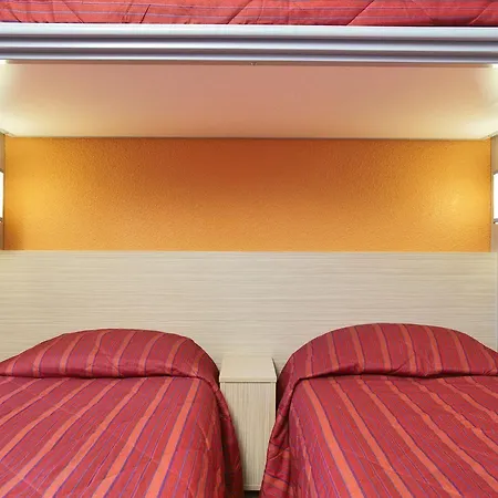 Hotel Première Classe 2*