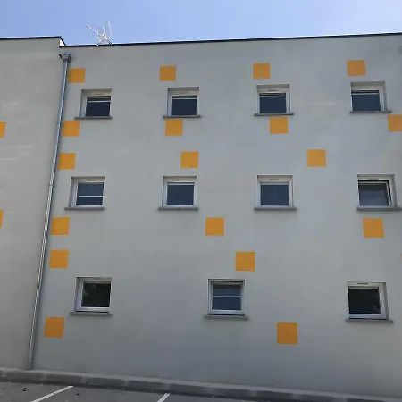 Première Classe 2* Amiens